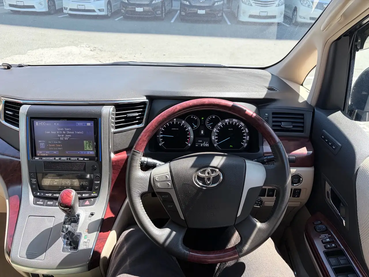 Toyota Sienna снимка Toyota Sienna