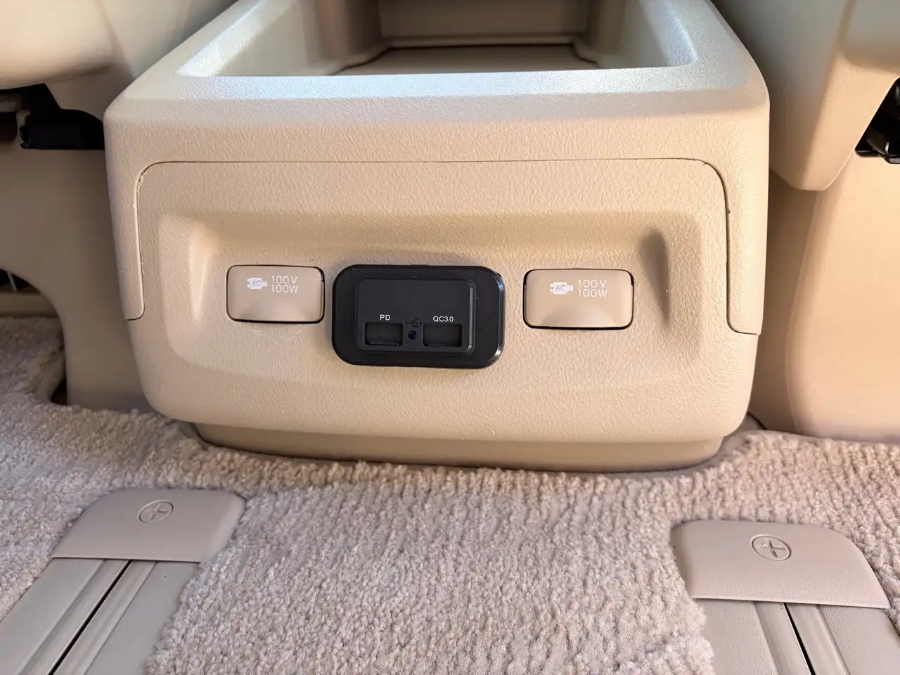 Toyota Sienna снимка Toyota Sienna