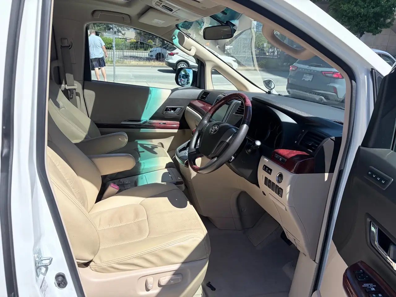 Toyota Sienna снимка Toyota Sienna