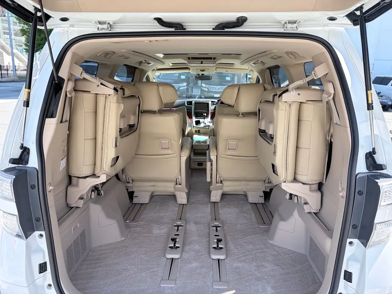 Toyota Sienna снимка Toyota Sienna