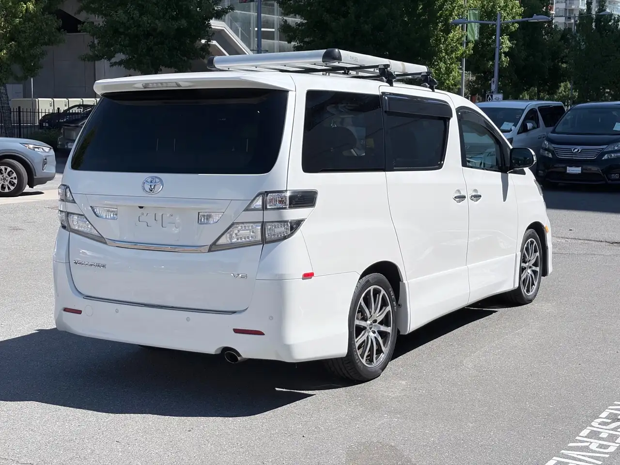 Toyota Sienna снимка Toyota Sienna