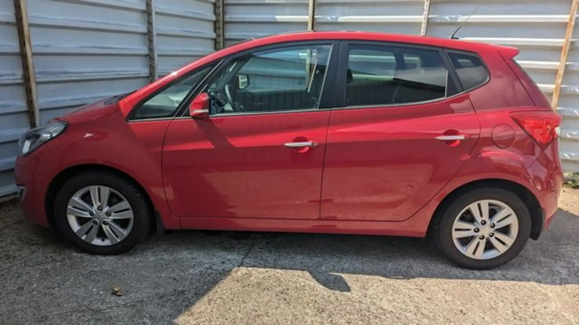 Hyundai iX20 *Automatik*Panorama*1 Hand*Rück Kamera* Rot - 2