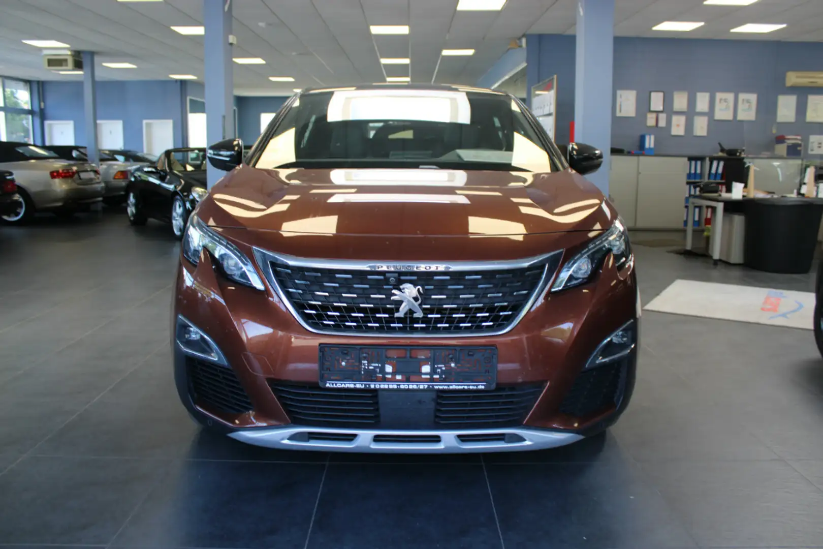 Peugeot 3008 1.5 GT Line Braun - 2