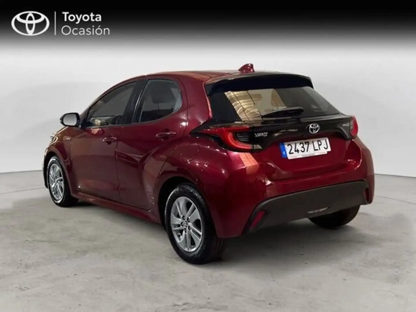 Toyota Yaris 120H 1.5 Active Tech Rojo - 2