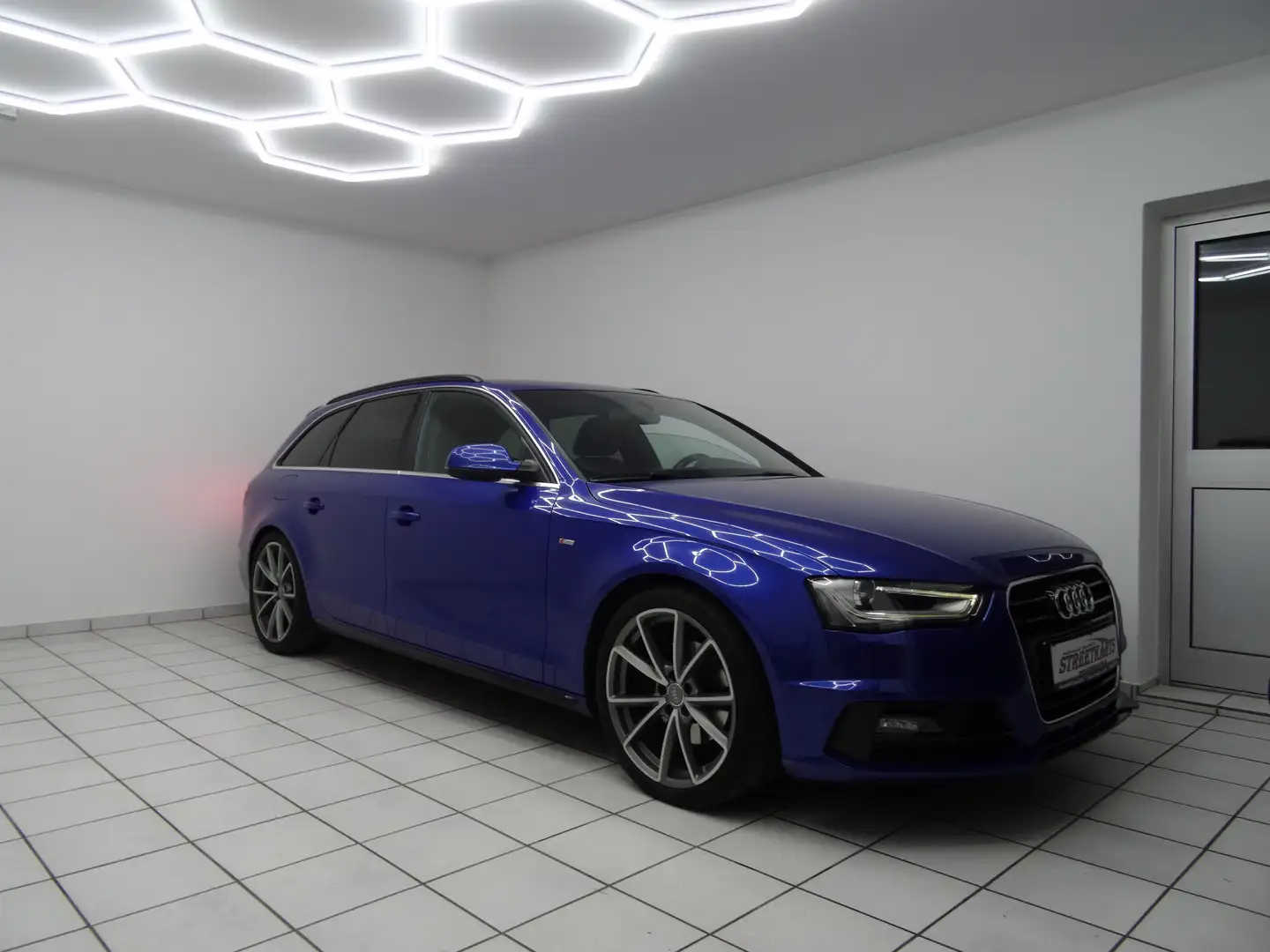 Audi A4 Avant 1.8 S line Sportpaket / plus Automatik Blau - 1