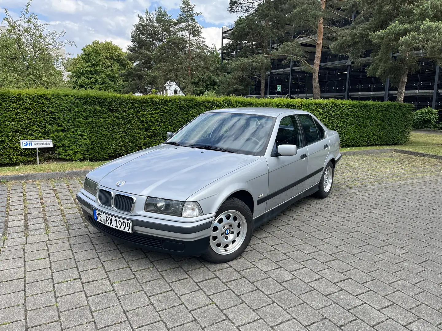 BMW 318 318i - 1