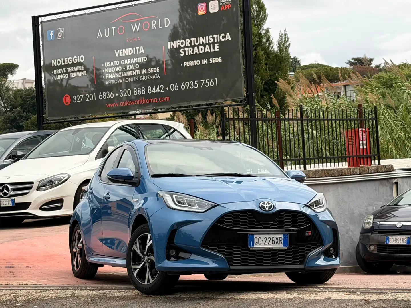 Toyota Yaris Yaris 1.5h GR SPORT 9.500 KM NO VINCOLI Blu/Azzurro - 1