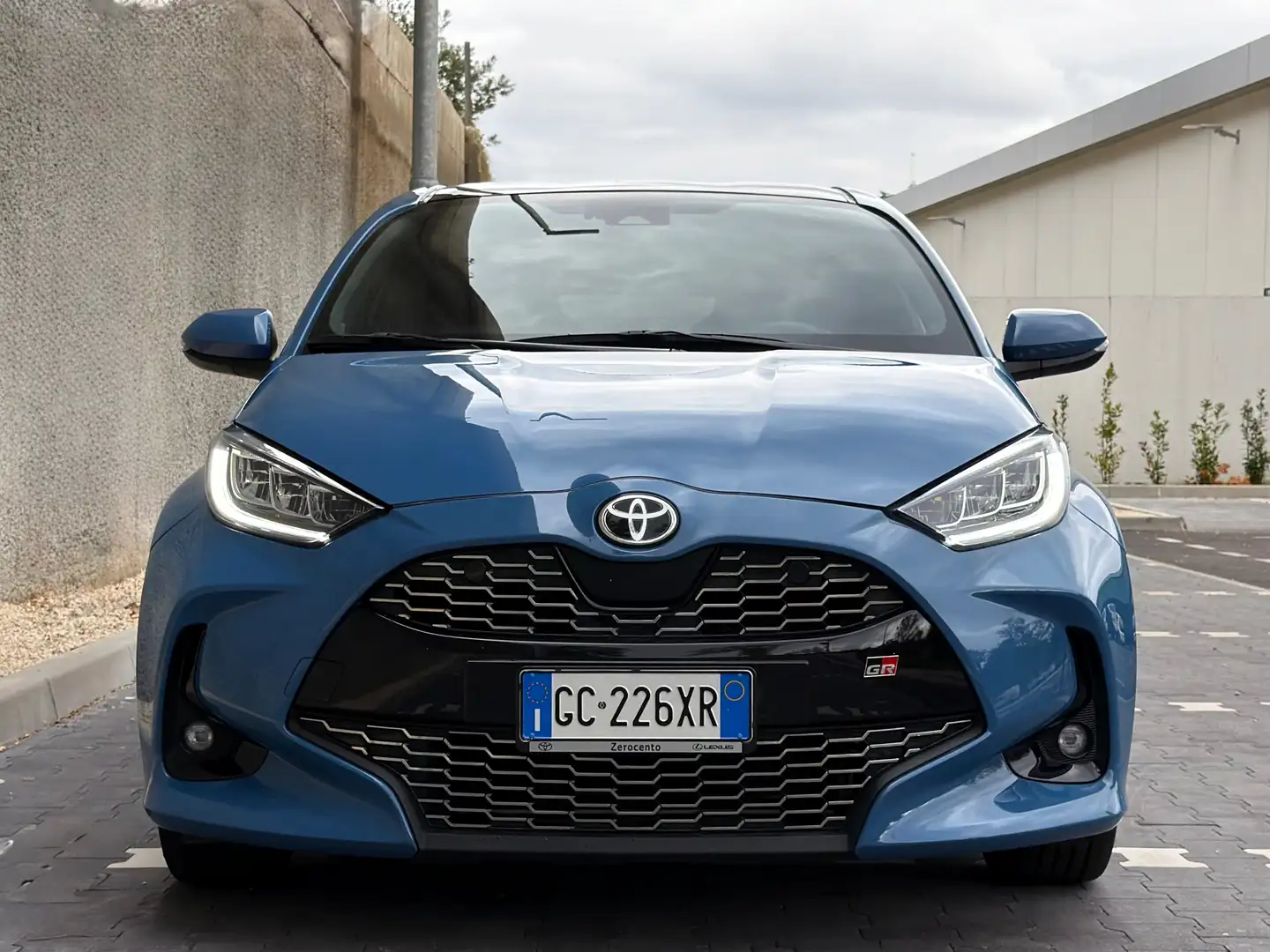 Toyota Yaris Yaris 1.5h GR SPORT 9.500 KM NO VINCOLI Blu/Azzurro - 2