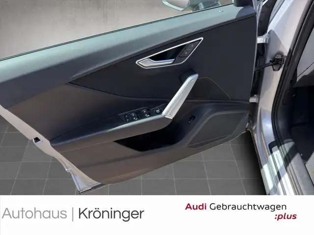 Audi Q2 view 8