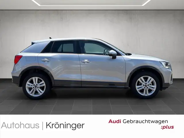 Audi Q2 view 4