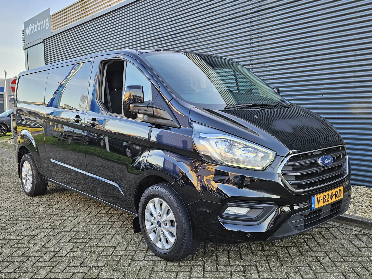 Ford Transit Custom 300 2.0 TDCI 170pk L2H1 Limited DC Automaat | Dubb Zwart - 2
