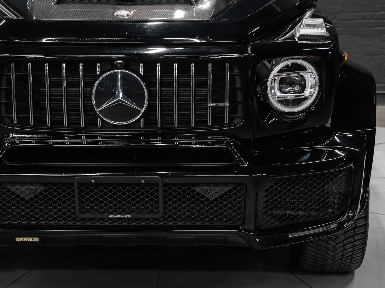 Mercedes-Benz G-Class снимка Mercedes-Benz G-Class
