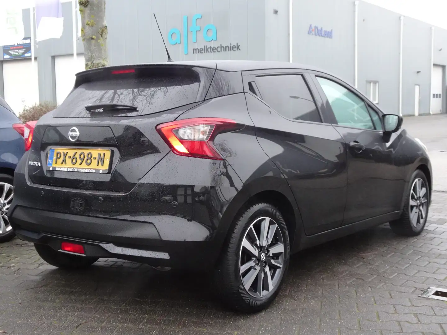 Nissan Micra 0.9 IG-T N-Connecta Zwart - 2