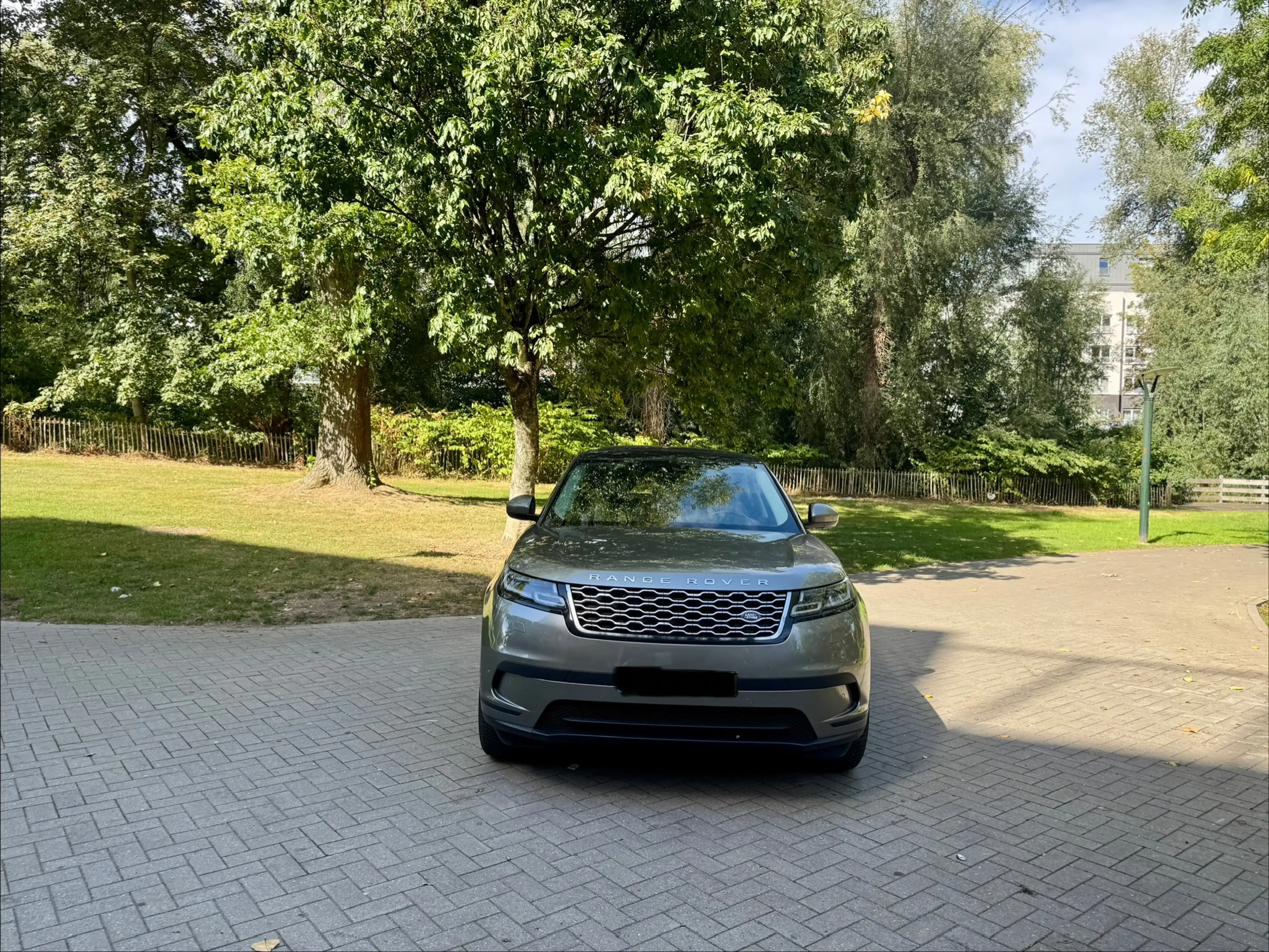 Land Rover Range Rover Velar Velar 2.0 TD4 HSE — photo 2