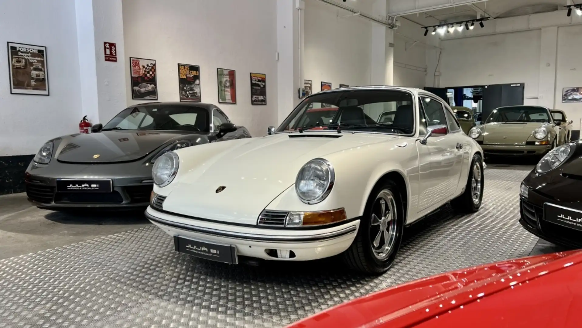 Porsche 911 3.2 Carrera Coupé Weiß - 1