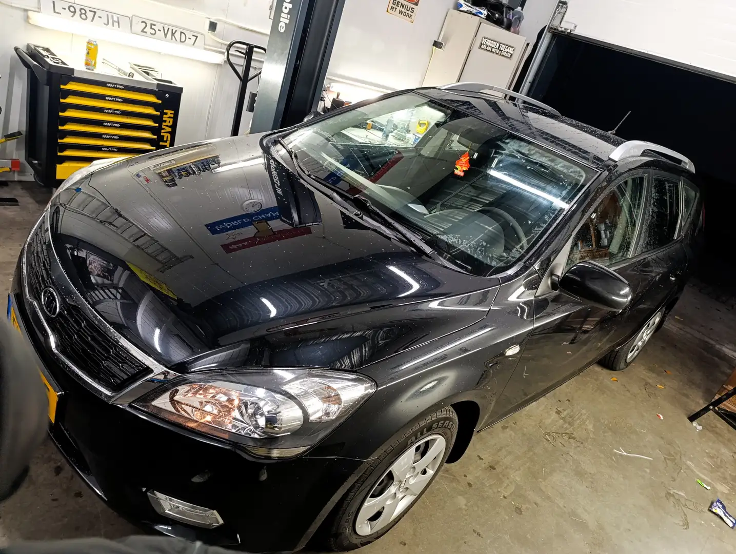 Kia Ceed / cee'd 1.4 CVVT X-tra Nieuwe 4 seizoensbanden & Apk Zwart - 2