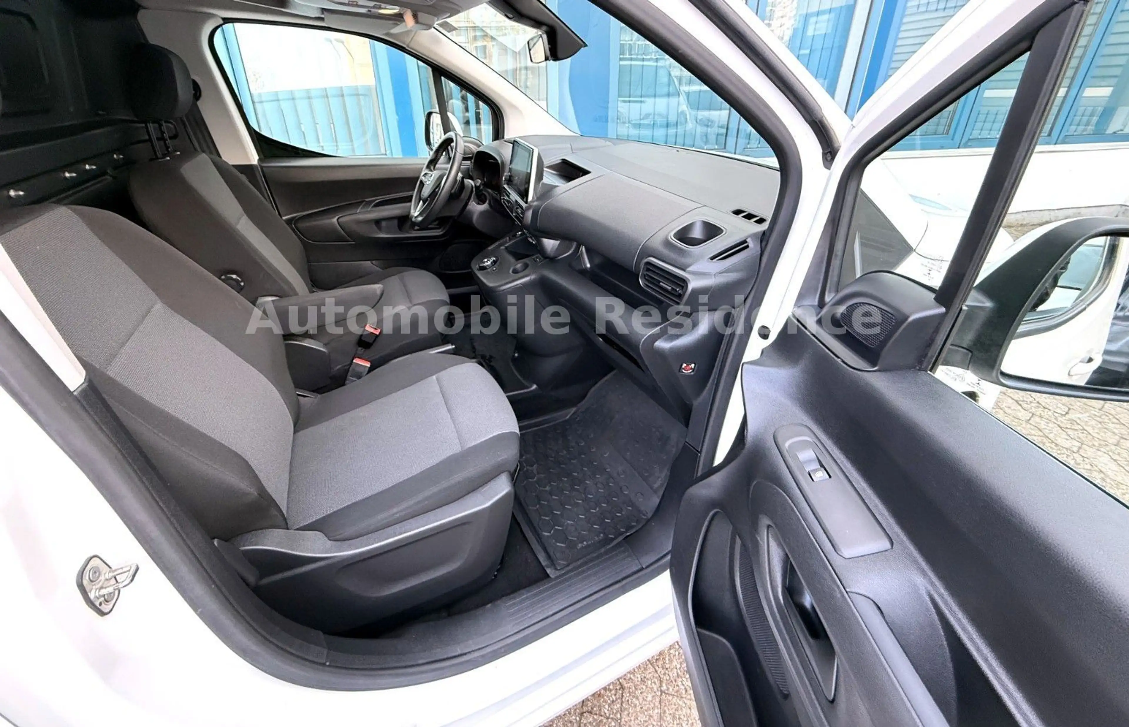 Opel Combo E 1.5 AUTOM. EDITION L2H1 XL*NAVI*AHK*MFL* — photo 6