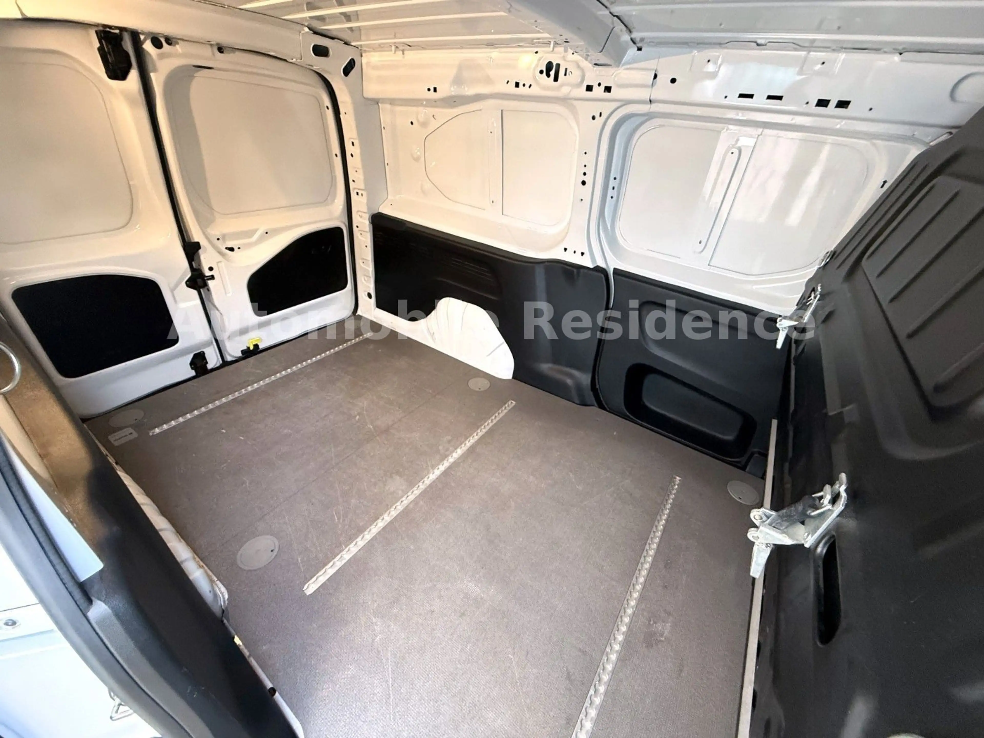 Opel Combo E 1.5 AUTOM. EDITION L2H1 XL*NAVI*AHK*MFL* — photo 9