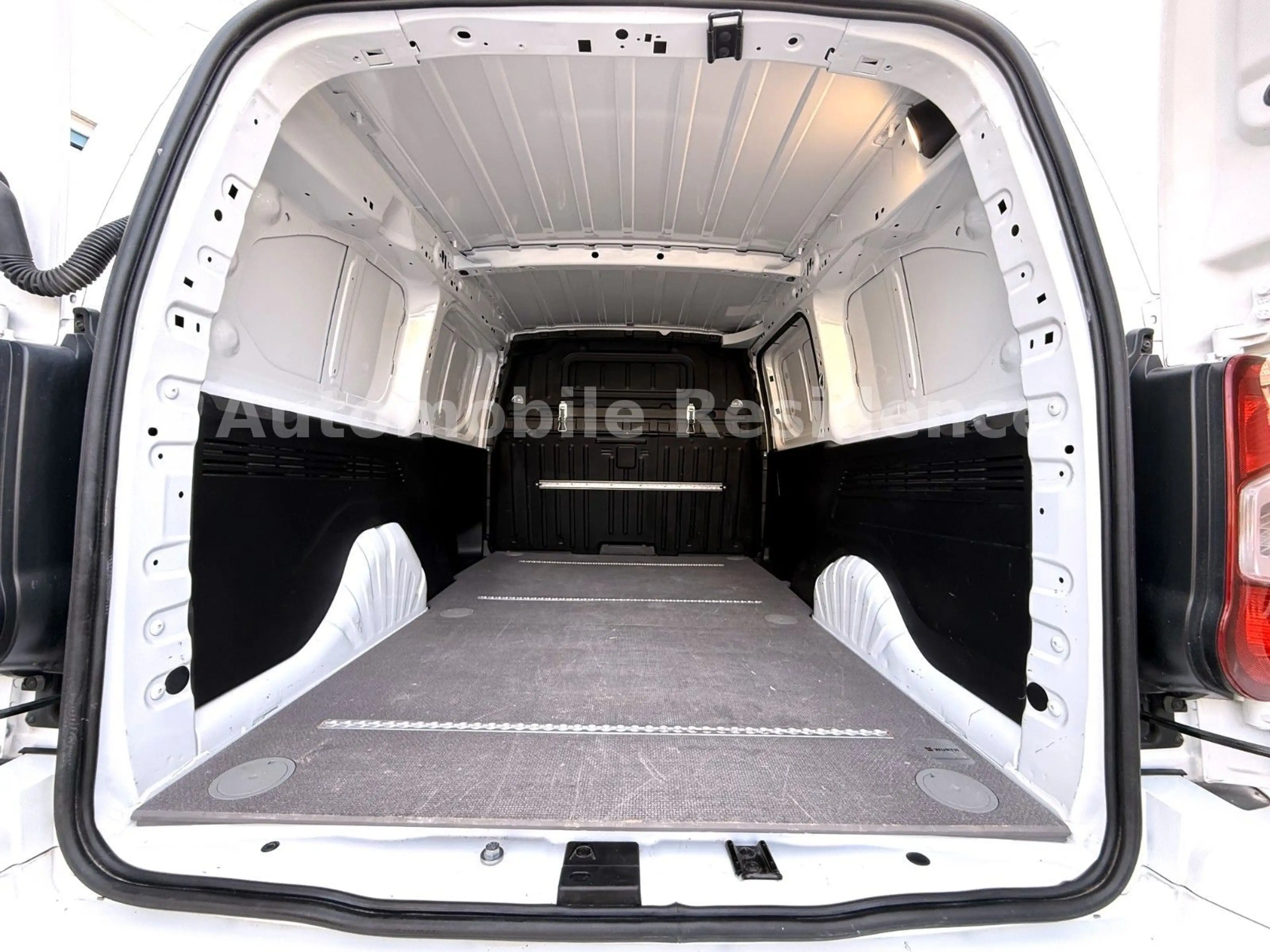 Opel Combo E 1.5 AUTOM. EDITION L2H1 XL*NAVI*AHK*MFL* — photo 10