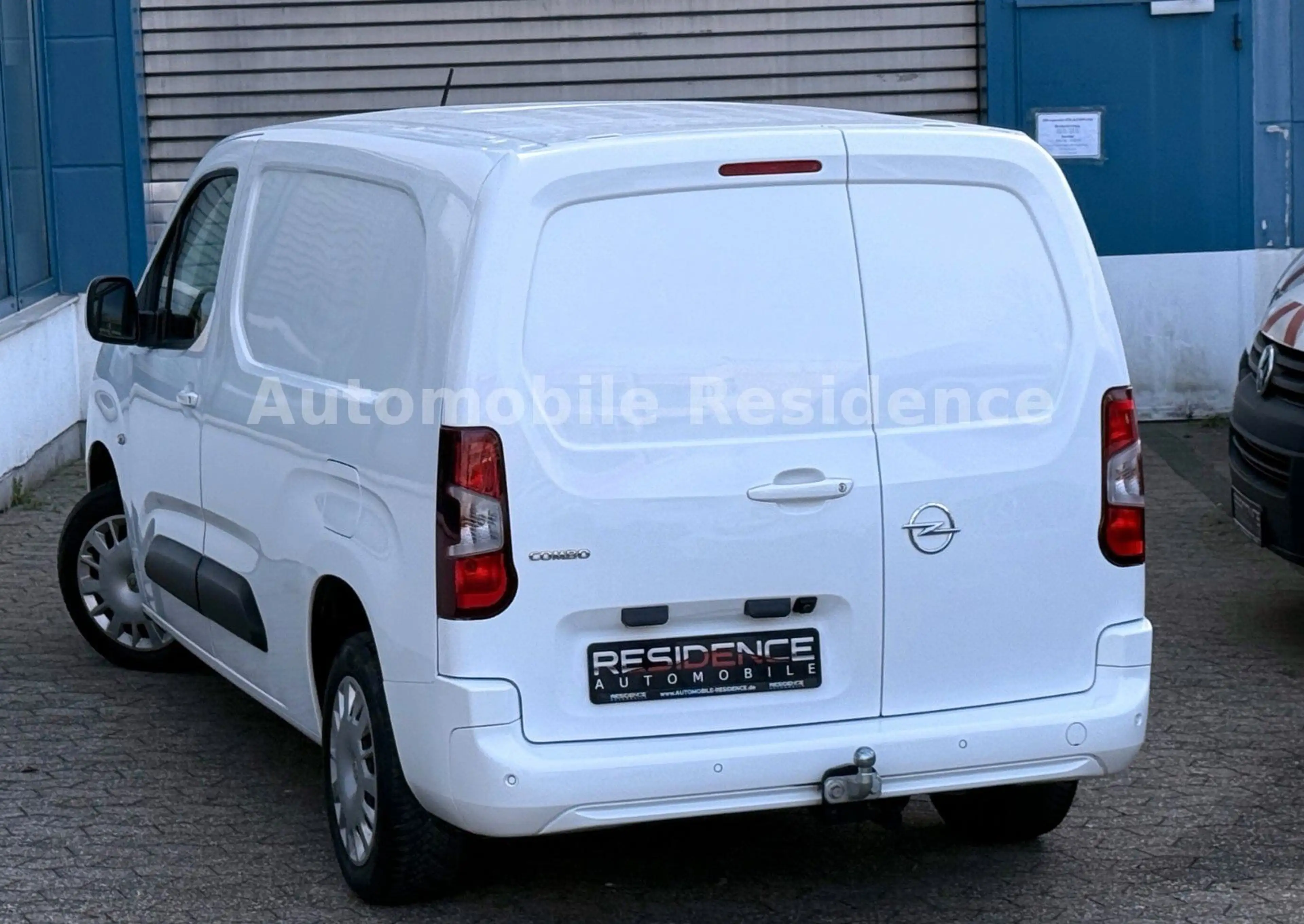 Opel Combo E 1.5 AUTOM. EDITION L2H1 XL*NAVI*AHK*MFL* — photo 3