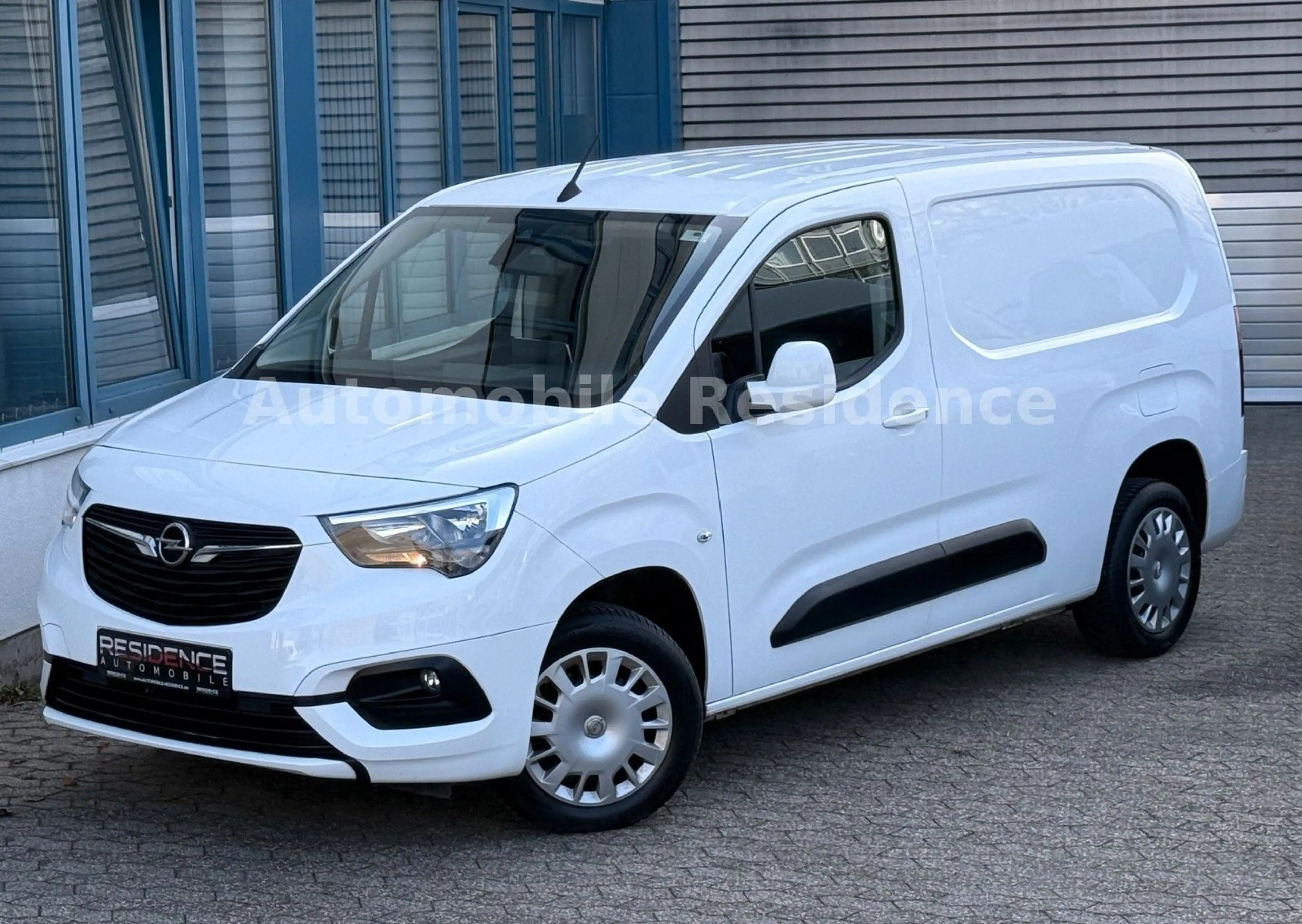 Opel Combo E 1.5 AUTOM. EDITION L2H1 XL*NAVI*AHK*MFL* — photo 2