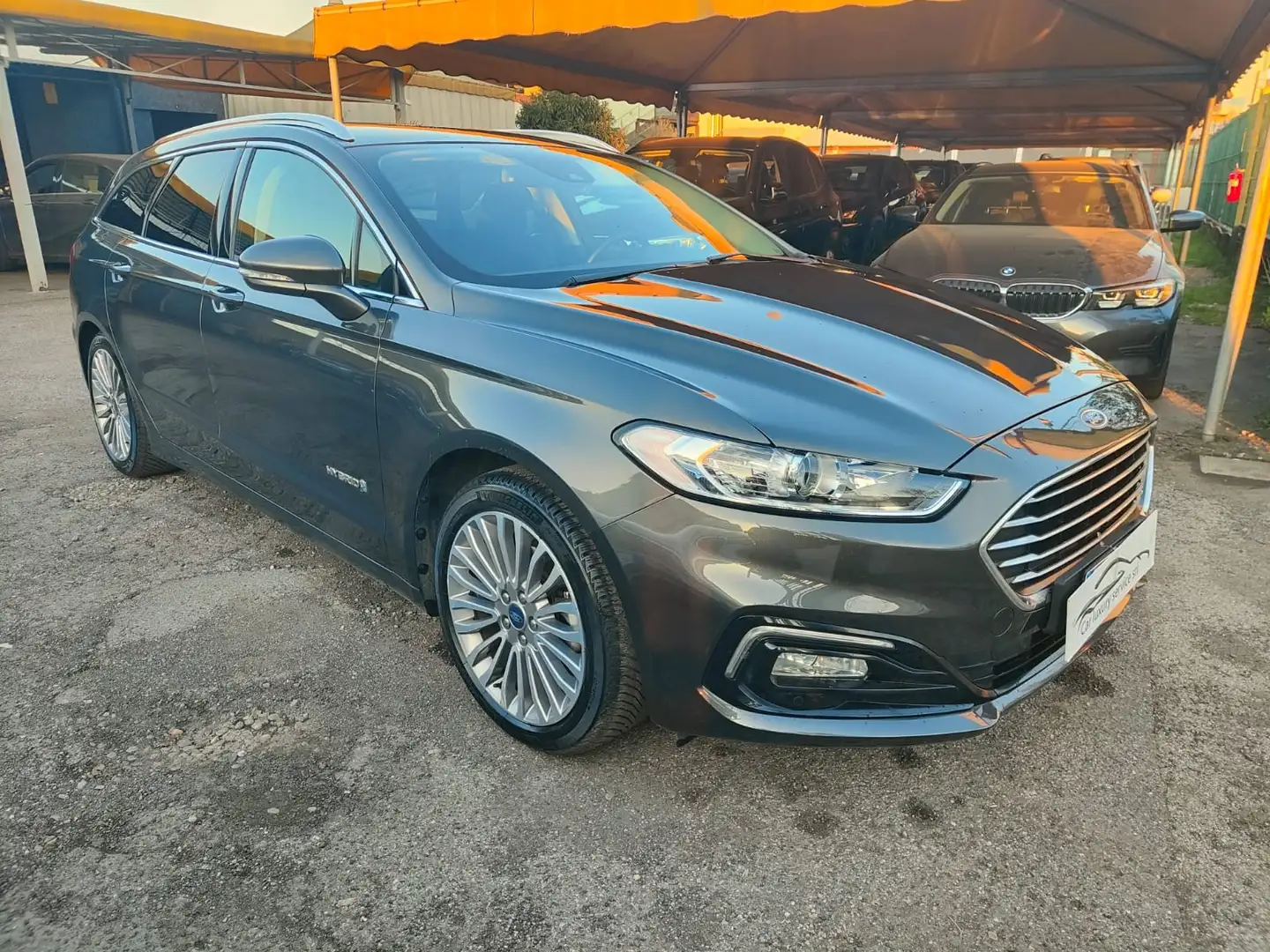 Ford Mondeo Mondeo SW 2.0 hybrid Titanium Business ecvt Grijs - 1