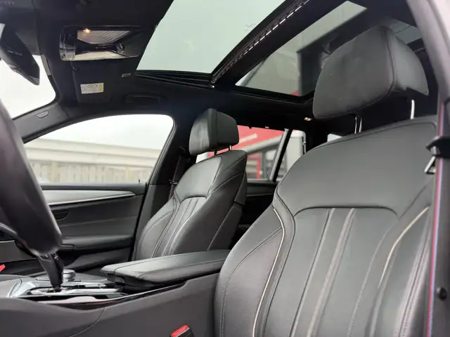 BMW 5 Series view 5