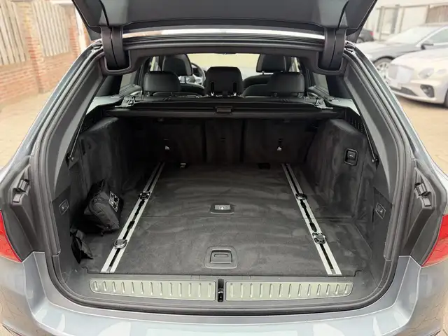 BMW 5 Series view 21