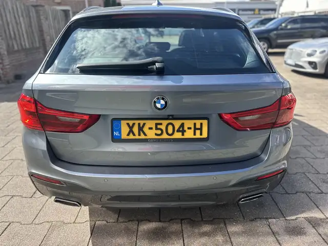 BMW 5 Series view 26