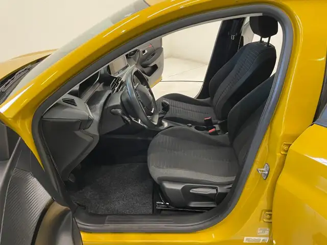 Peugeot 208 view 6