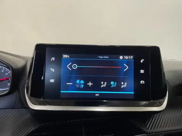 Peugeot 208 view 9