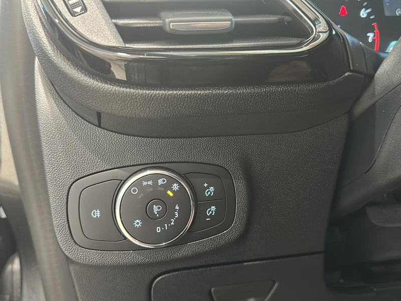 Ford Fiesta Titanium Bluetooth LED Klima Einparkhilfe — photo 12