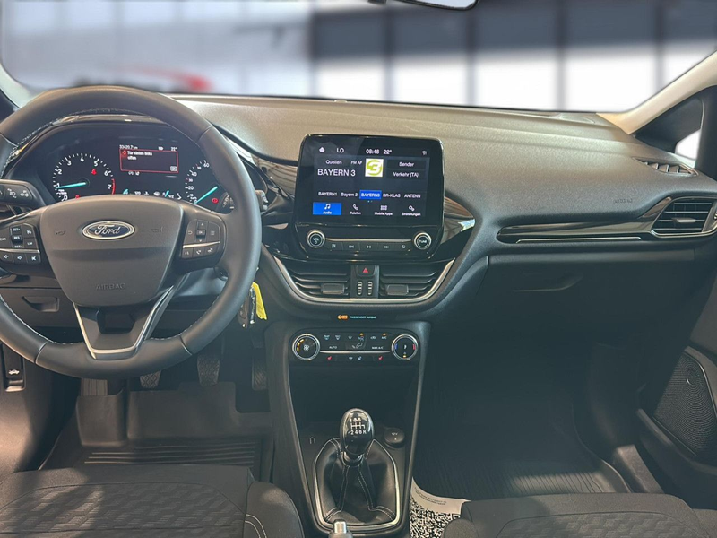 Ford Fiesta Titanium Bluetooth LED Klima Einparkhilfe — photo 15