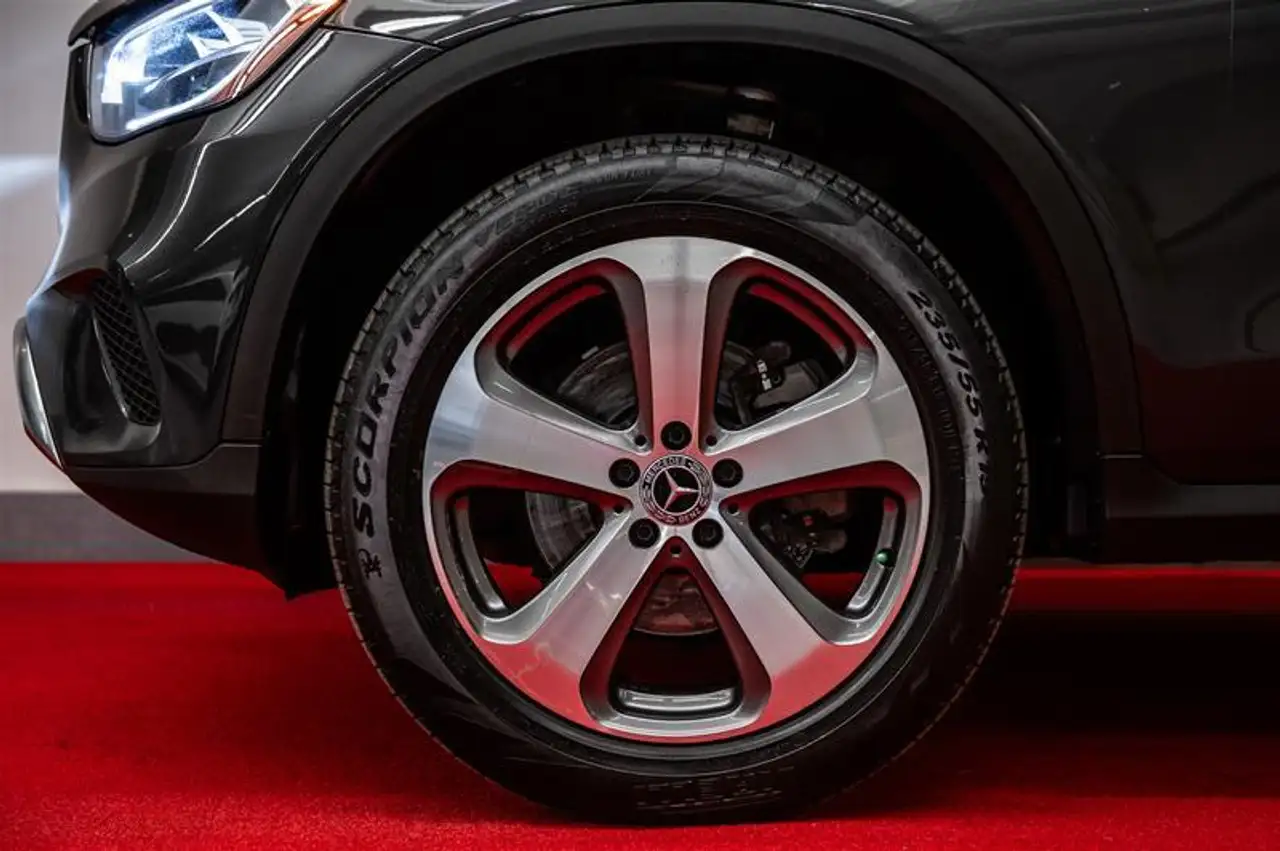 Mercedes-Benz GLC снимка Mercedes-Benz GLC