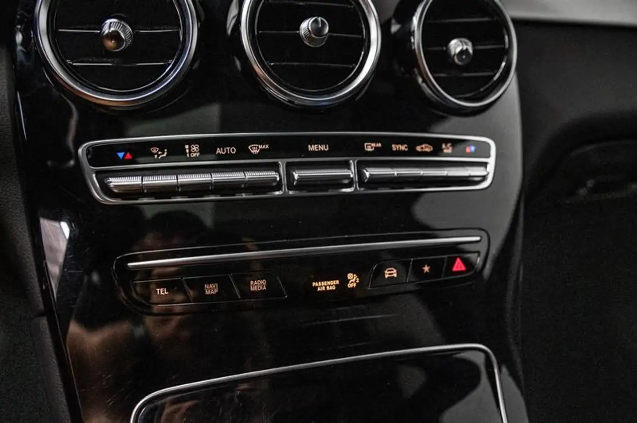 Mercedes-Benz GLC снимка Mercedes-Benz GLC