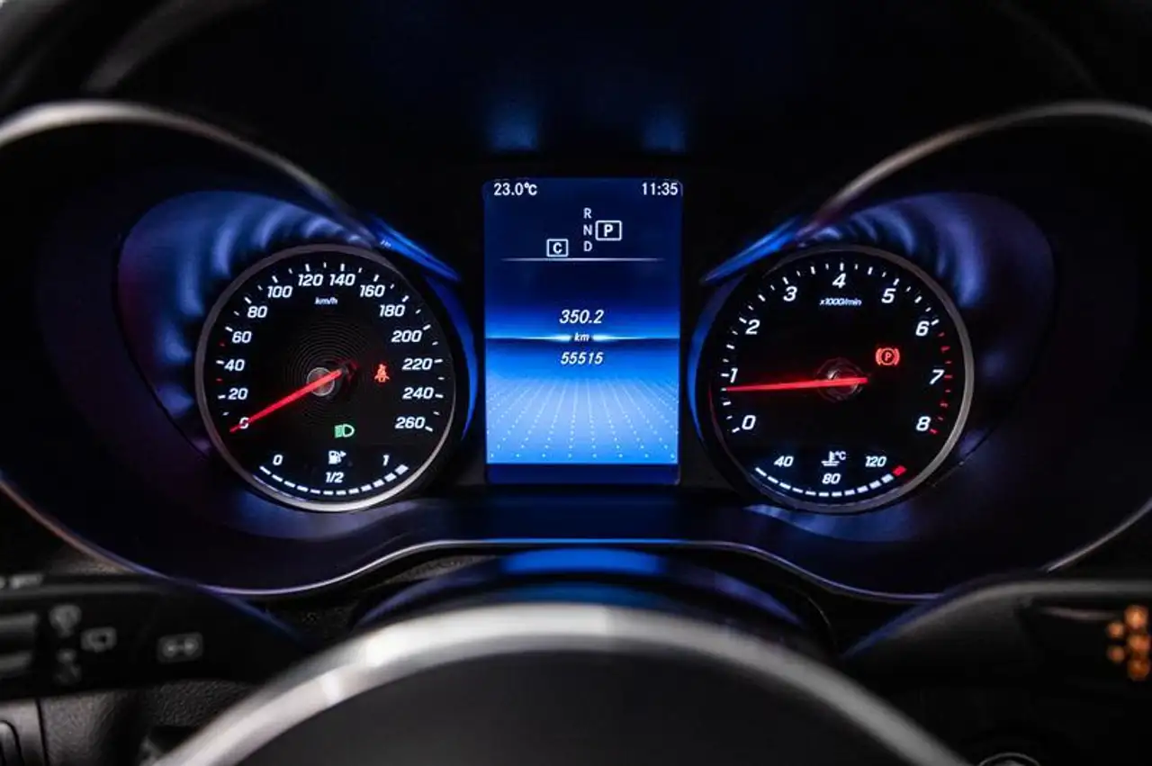 Mercedes-Benz GLC снимка Mercedes-Benz GLC