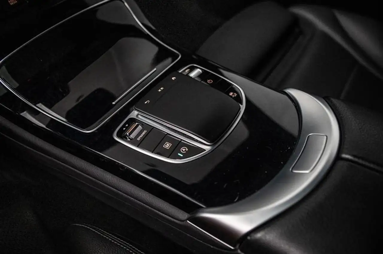 Mercedes-Benz GLC снимка Mercedes-Benz GLC