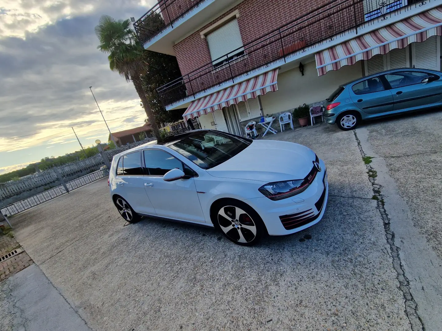 Volkswagen Golf GTI 5p 2.0 tsi Performance dsg - 1