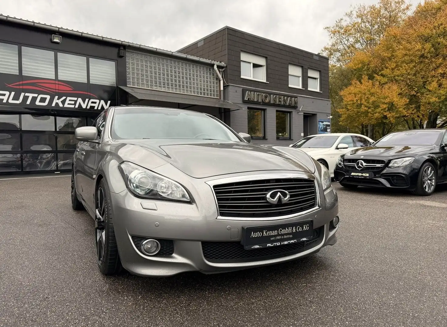 Infiniti M37 S V6 Premium ACC/Leder/Navi/BOSE/RFK/SHD/20 Grau - 1