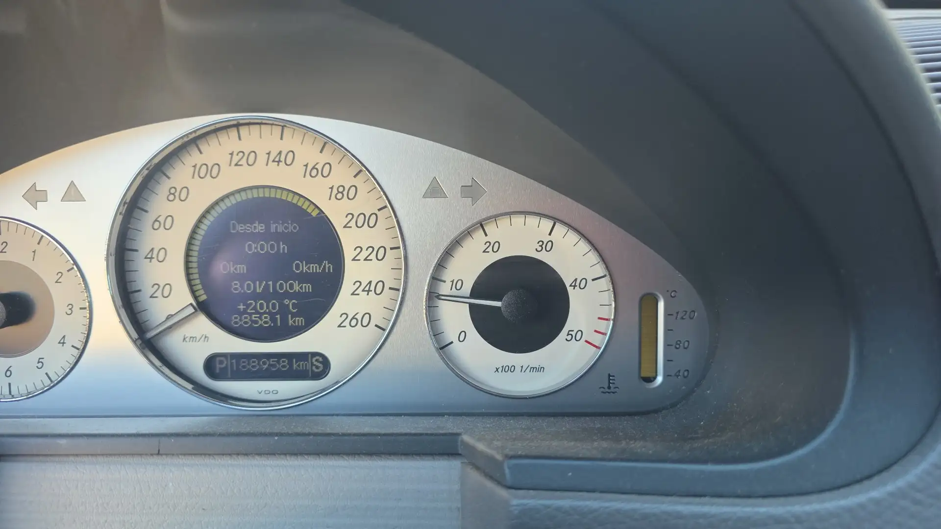 Mercedes-Benz E 270 CDI Avantagarde - 1