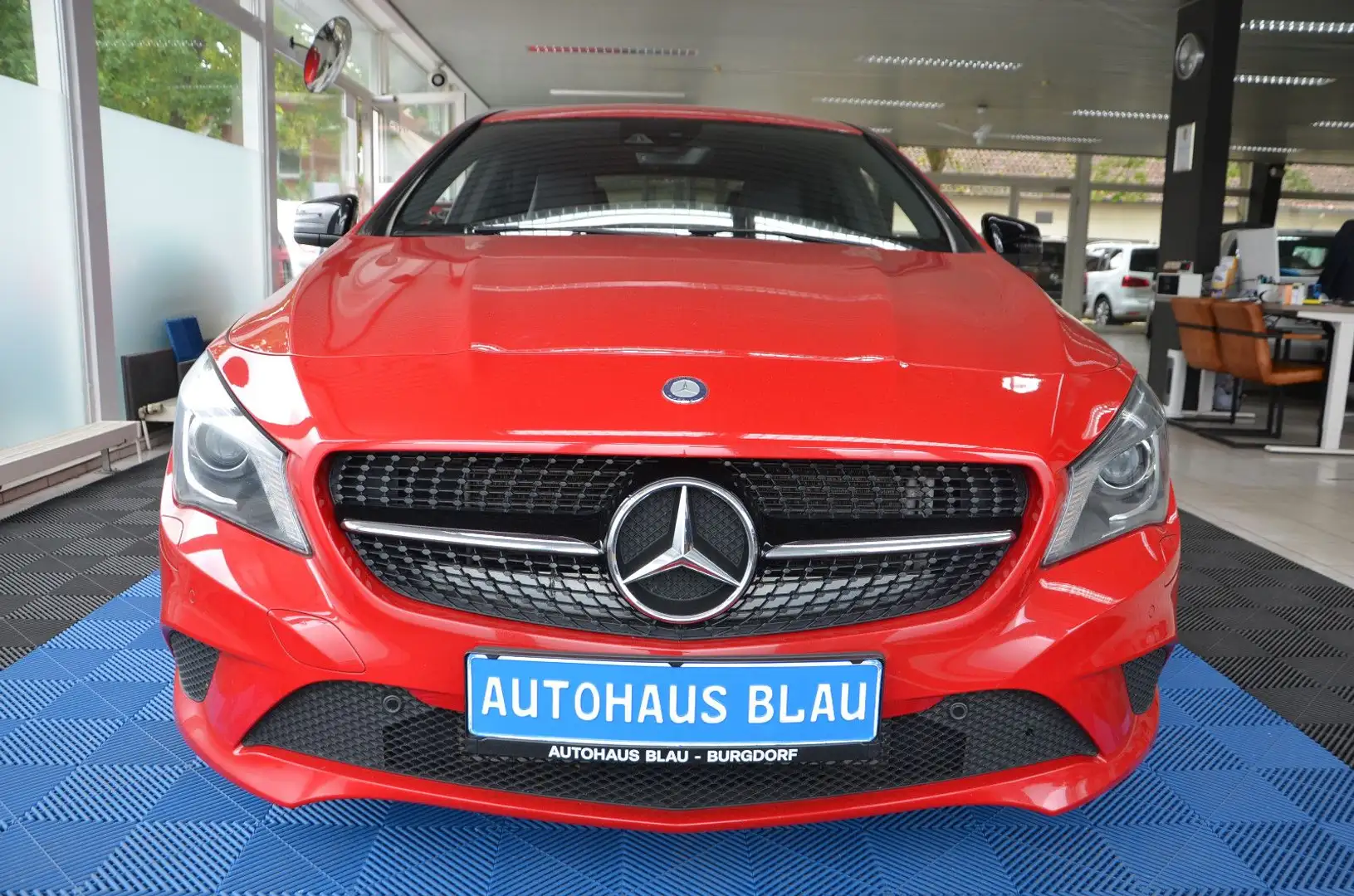 Mercedes-Benz CLA 200 *AUTOMATIK*18"LM AMG*NAVI*SITZHZG*KAMERA Rot - 2