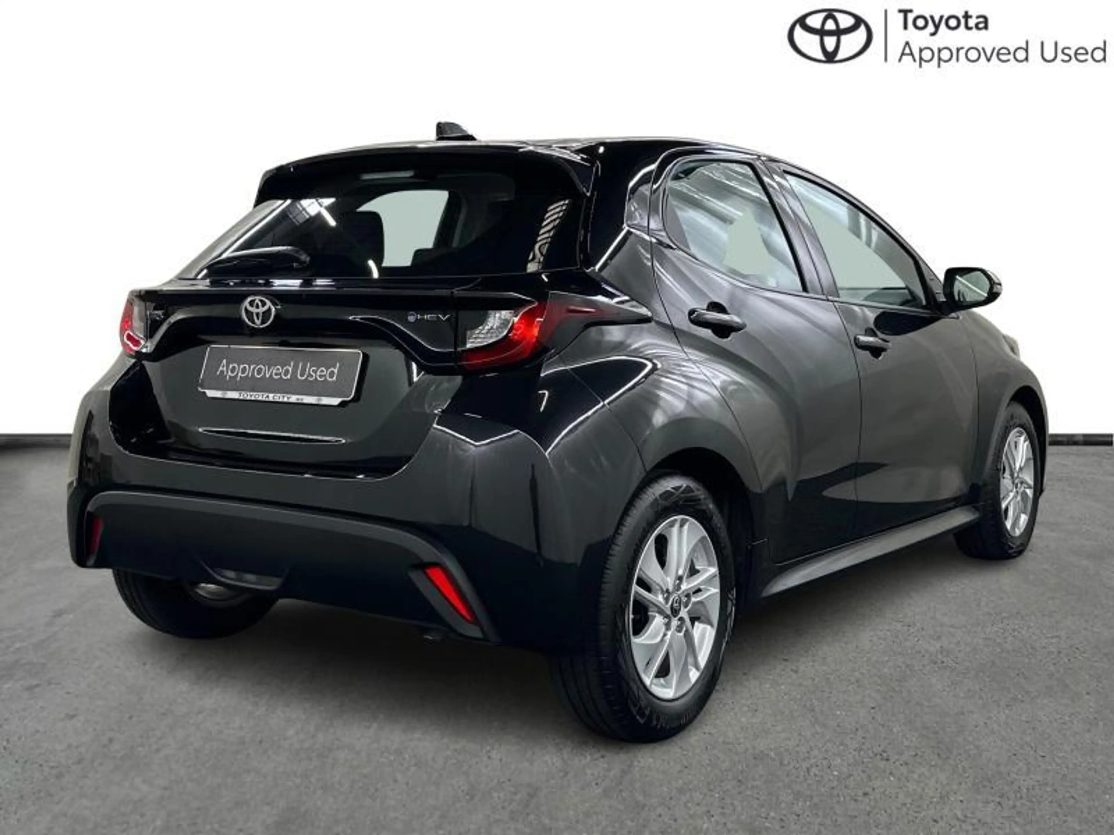 Toyota Yaris 116hp HEV | alu | carplay | camera — photo 17