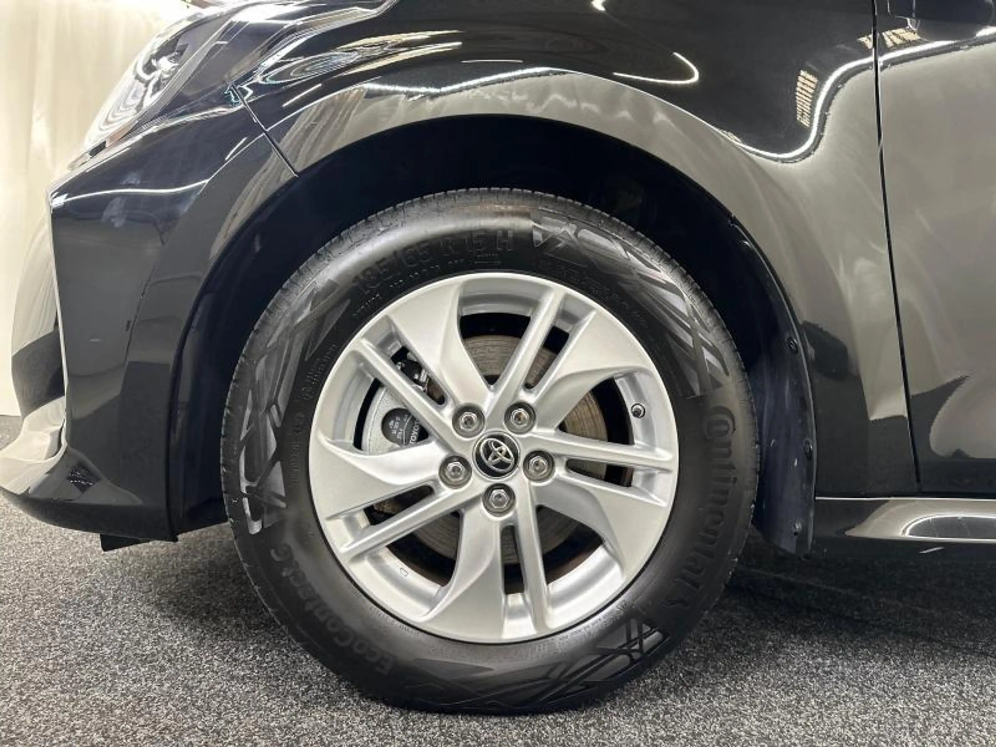 Toyota Yaris 116hp HEV | alu | carplay | camera — photo 15