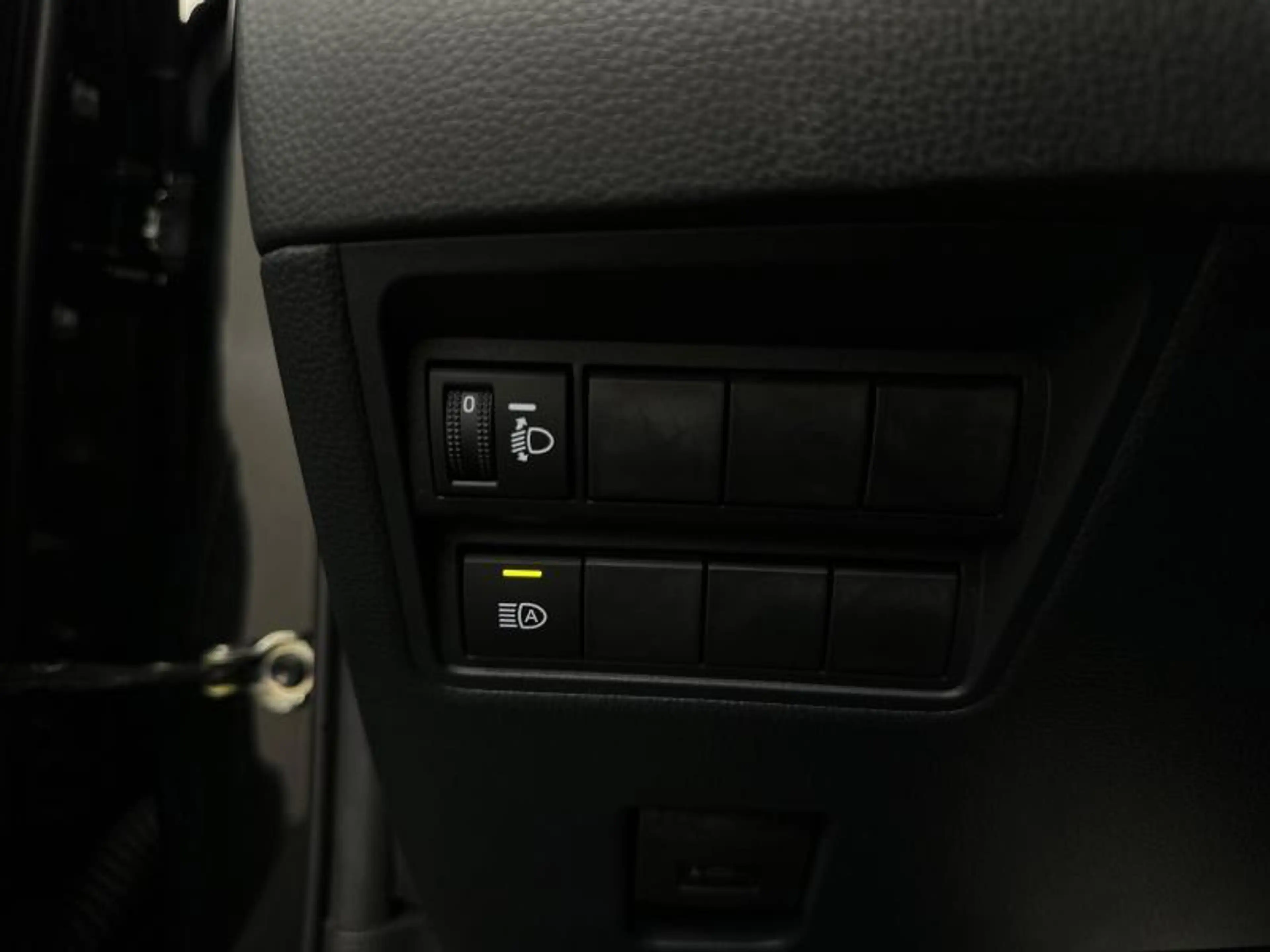 Toyota Yaris 116hp HEV | alu | carplay | camera — photo 26