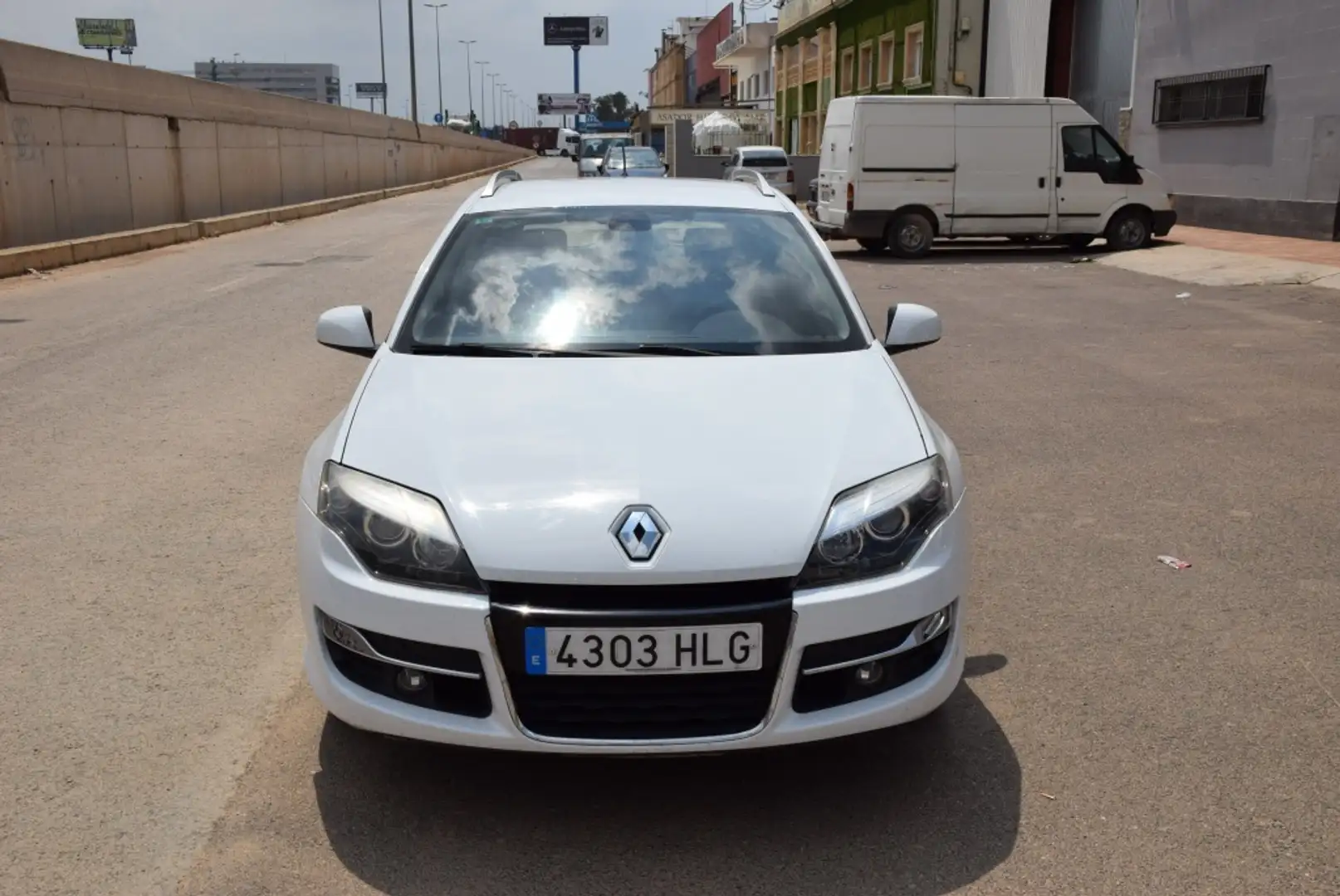 Renault Laguna G.Tour 1.5dCi Dynamique Tom Tom White - 2