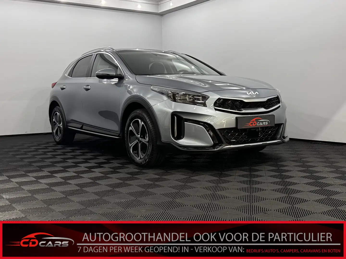 Kia XCeed 1.6 GDi PHEV DynamicLine Half leder, Camera, Apple Grijs - 1