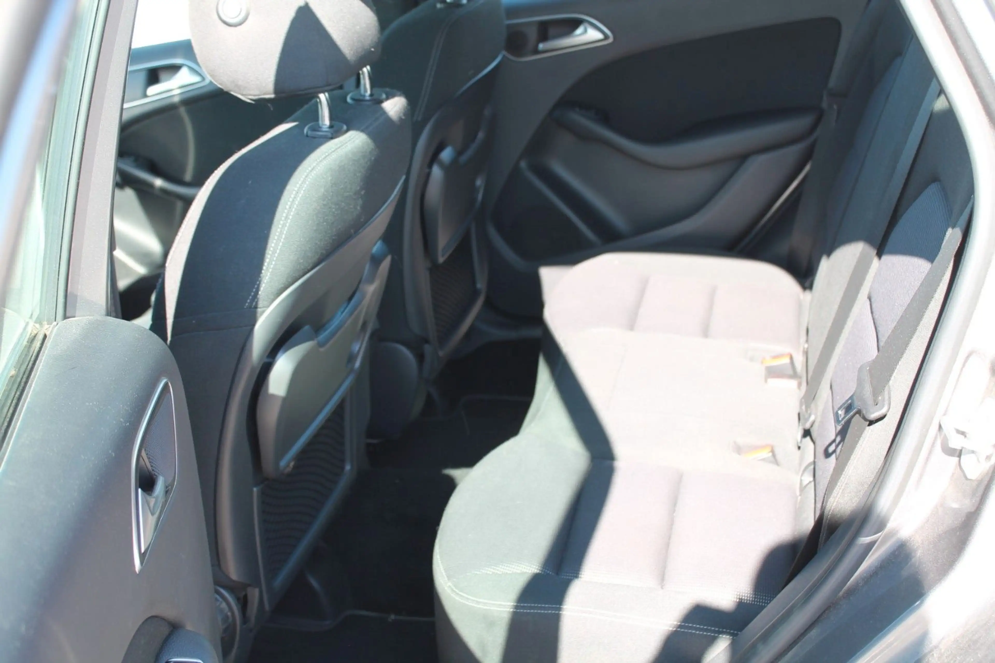 Mercedes-Benz B 200 /Klima/Navi/Anhängerkupplung/Standheizung/ — photo 21