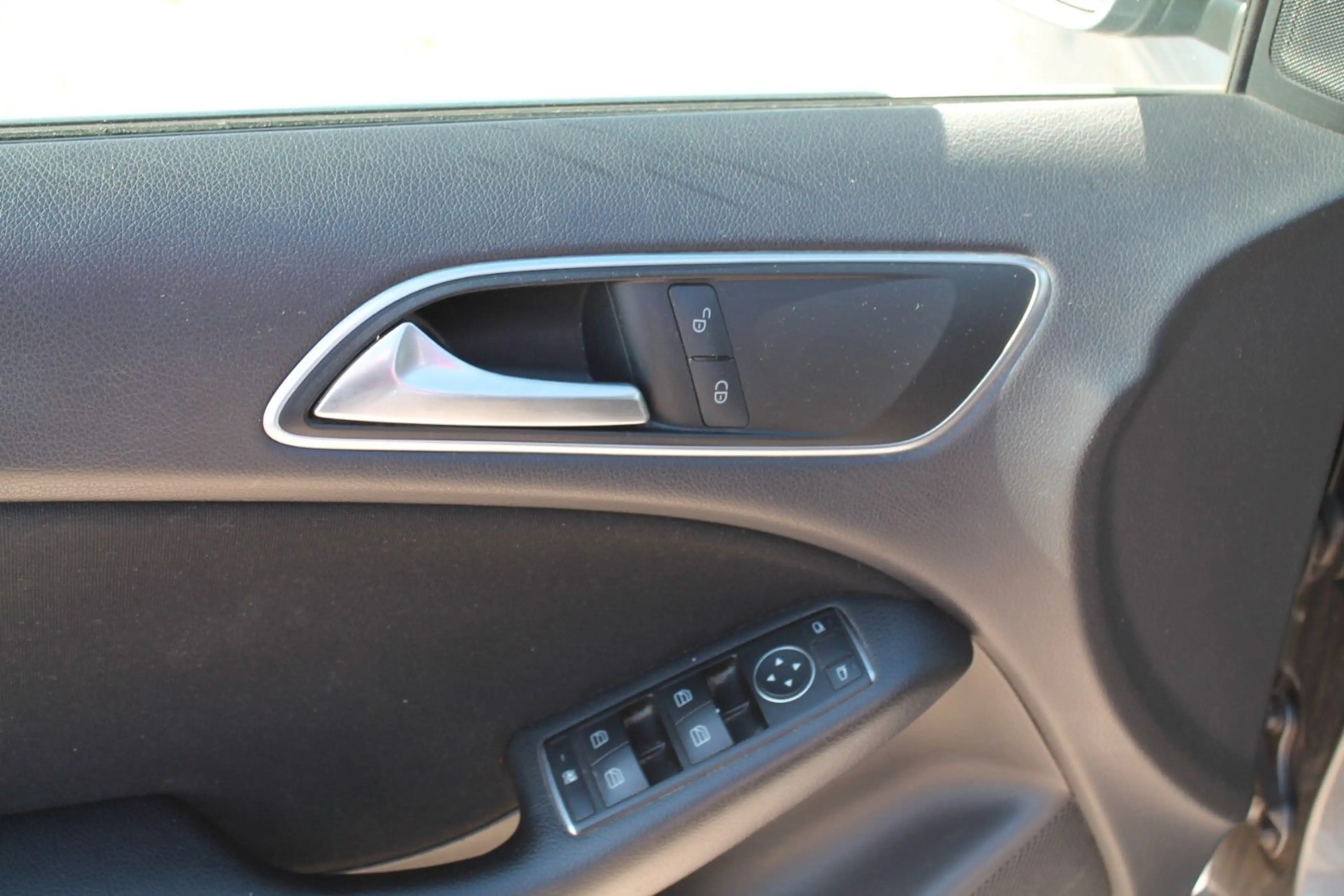 Mercedes-Benz B 200 /Klima/Navi/Anhängerkupplung/Standheizung/ — photo 24