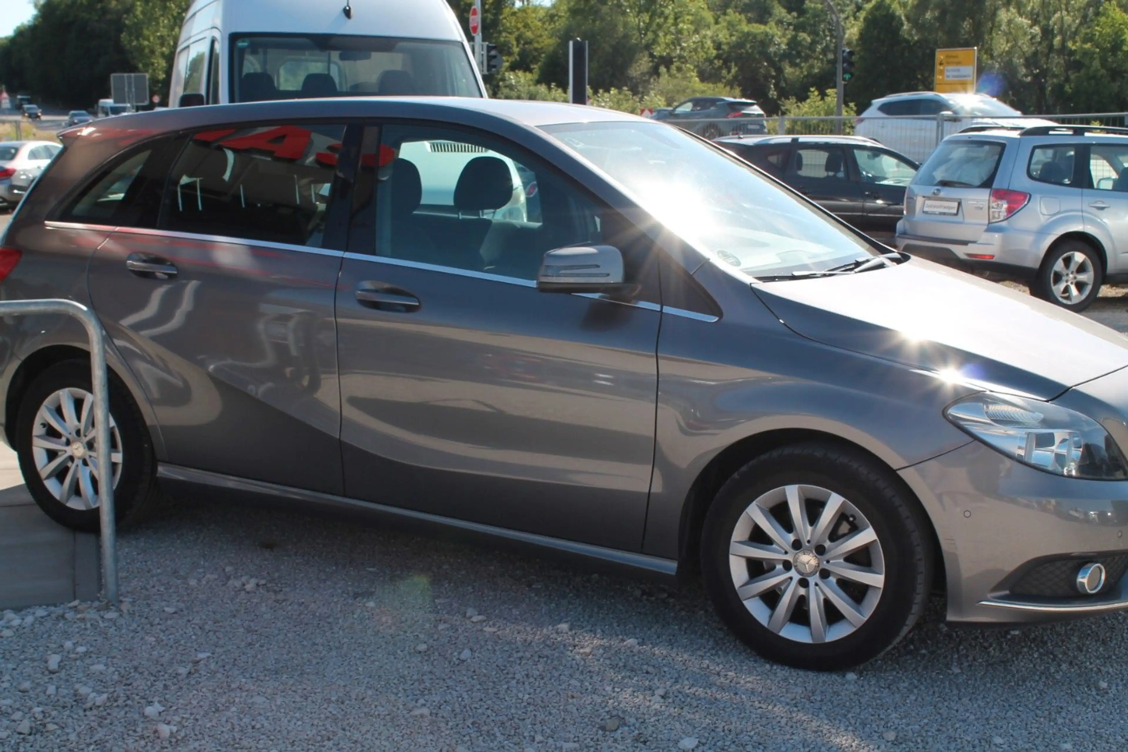 Mercedes-Benz B 200 /Klima/Navi/Anhängerkupplung/Standheizung/ — photo 9