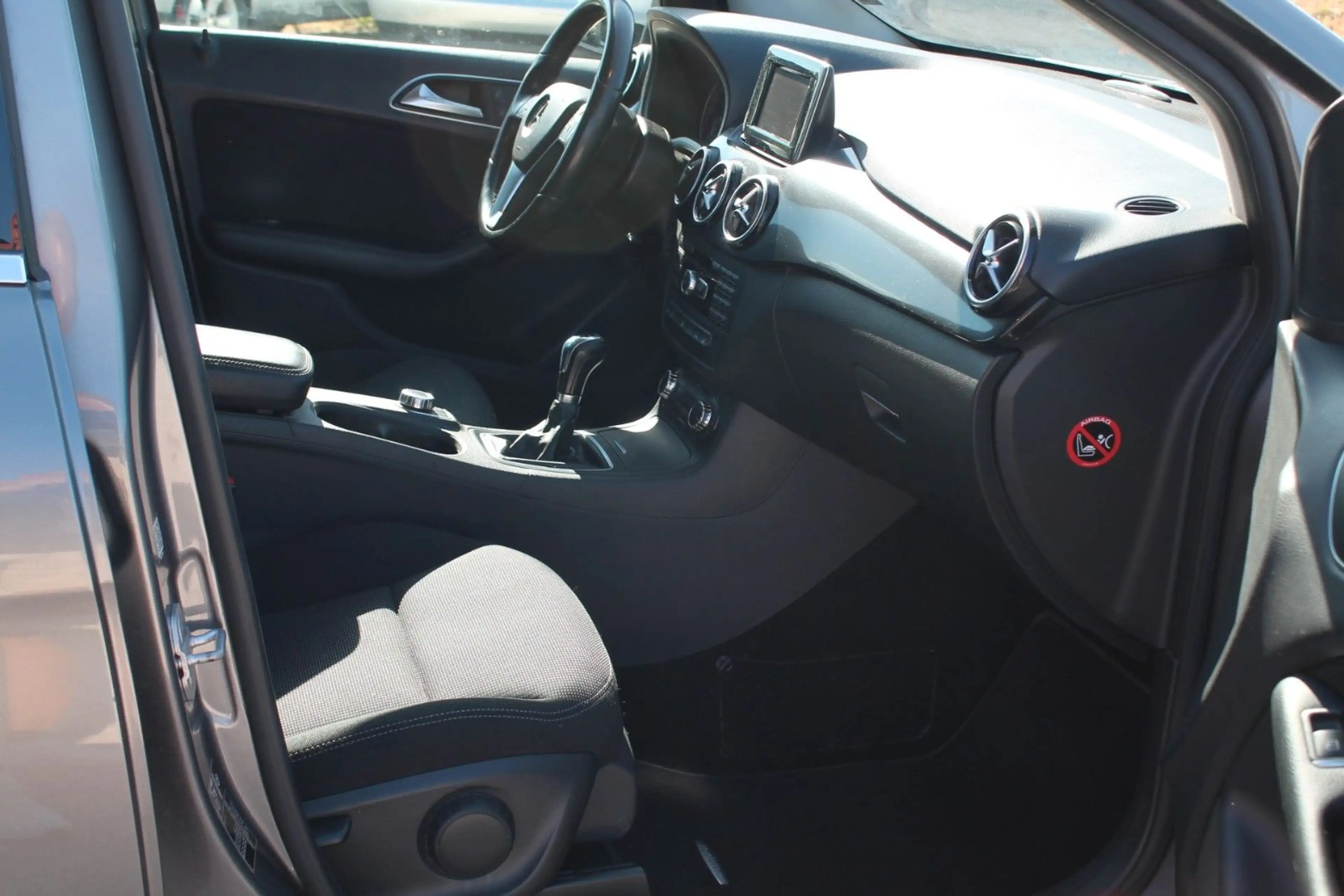 Mercedes-Benz B 200 /Klima/Navi/Anhängerkupplung/Standheizung/ — photo 20